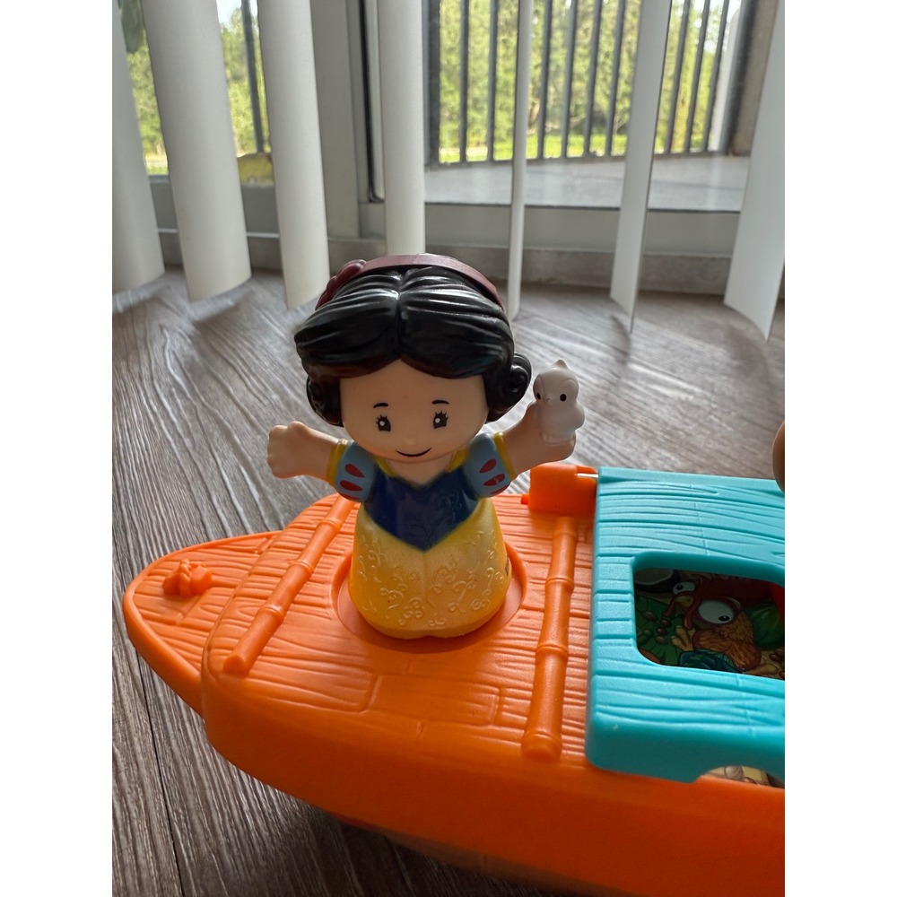 Fisher-Price Little People Disney Princess Parade Snow WhiteMulan Boat Toy Float - Picture 2 of 6